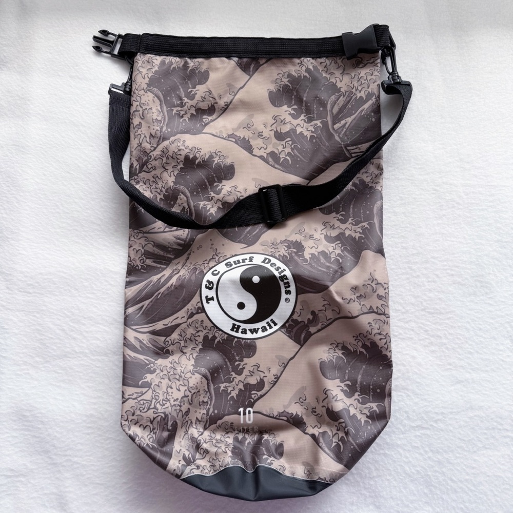T&C Surf Designs 10 Liter Wave Patterned Bag